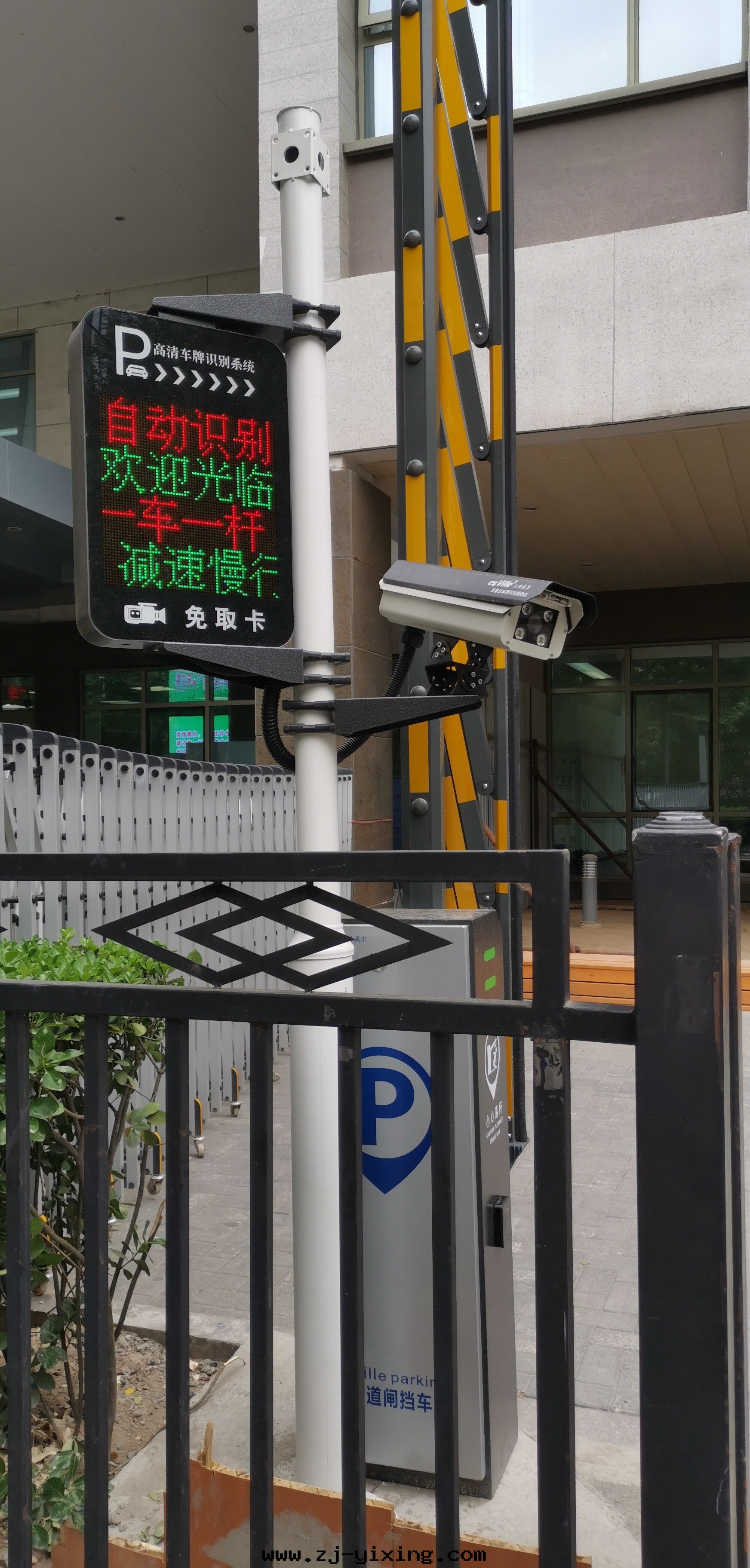 图(tú)片(piàn)關(guān)鍵词(cí)