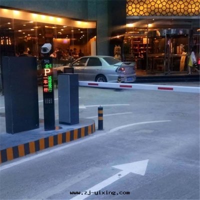 北(běi)京(jīng)朝陽潘家園(yuán)地(dì)铁(tiě)站停車场(chǎng)